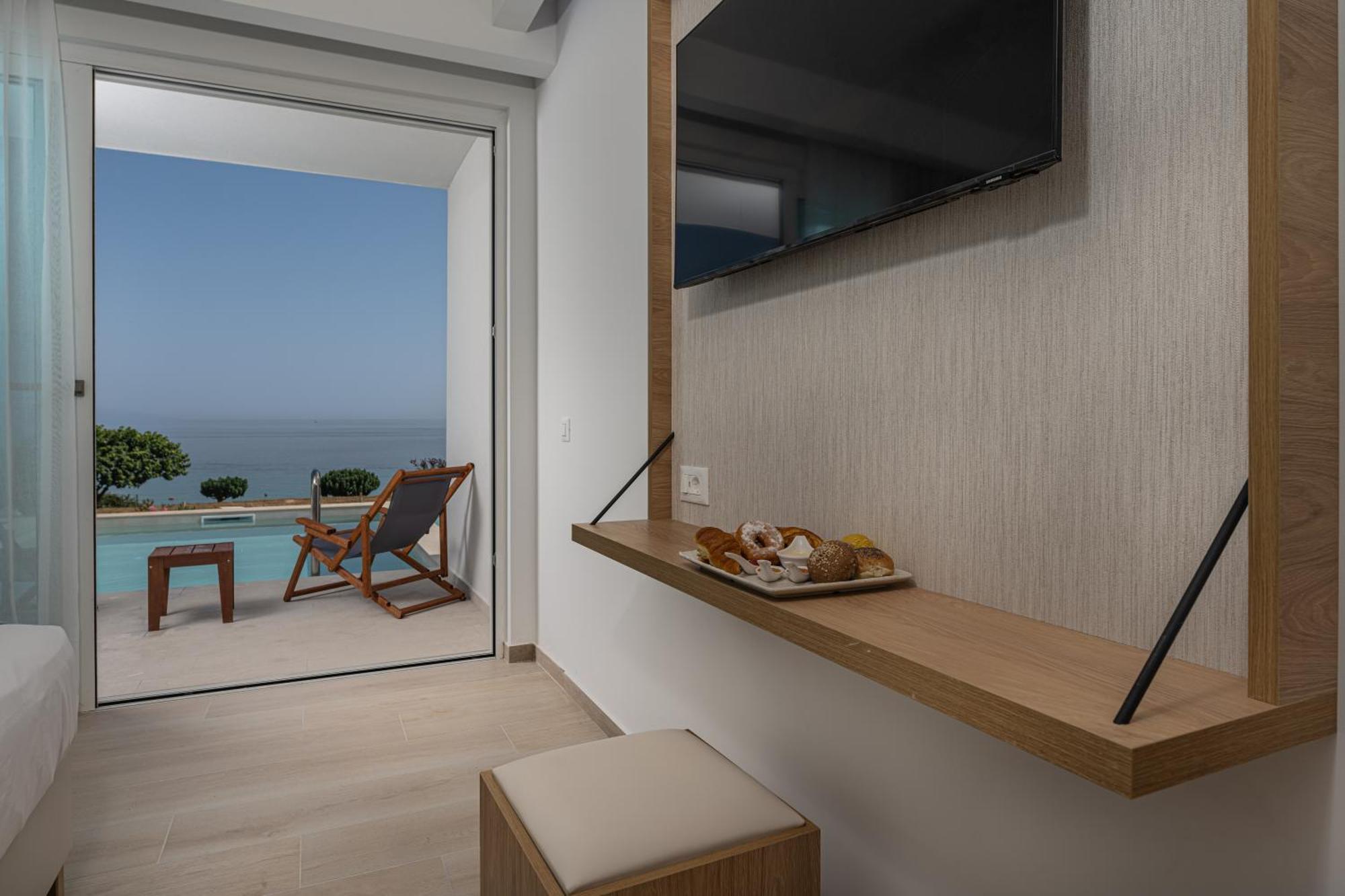 Mirage Bleu Hotel トラガキオン エクステリア 写真